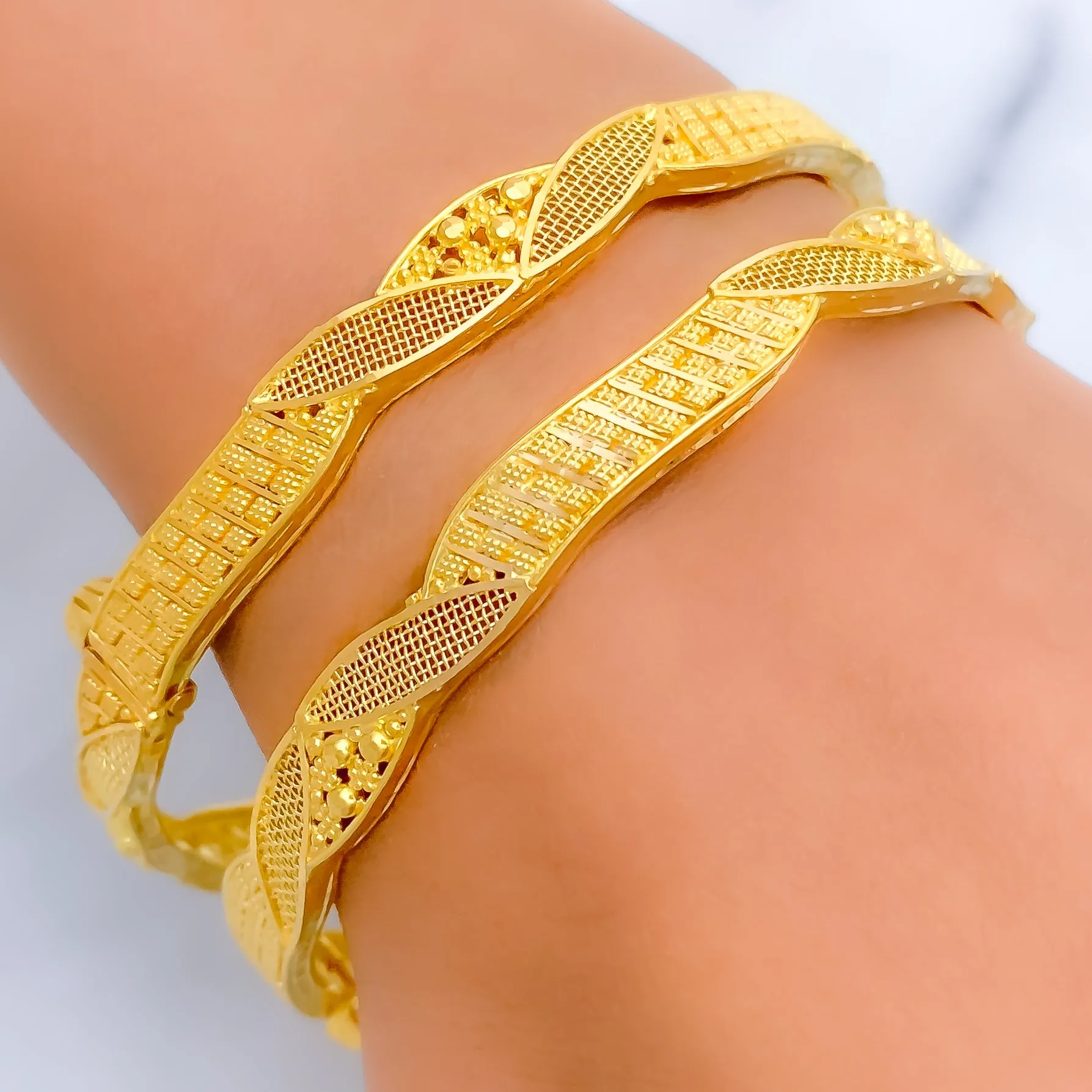 Attractive Netted Leaf 22k Gold Bangles