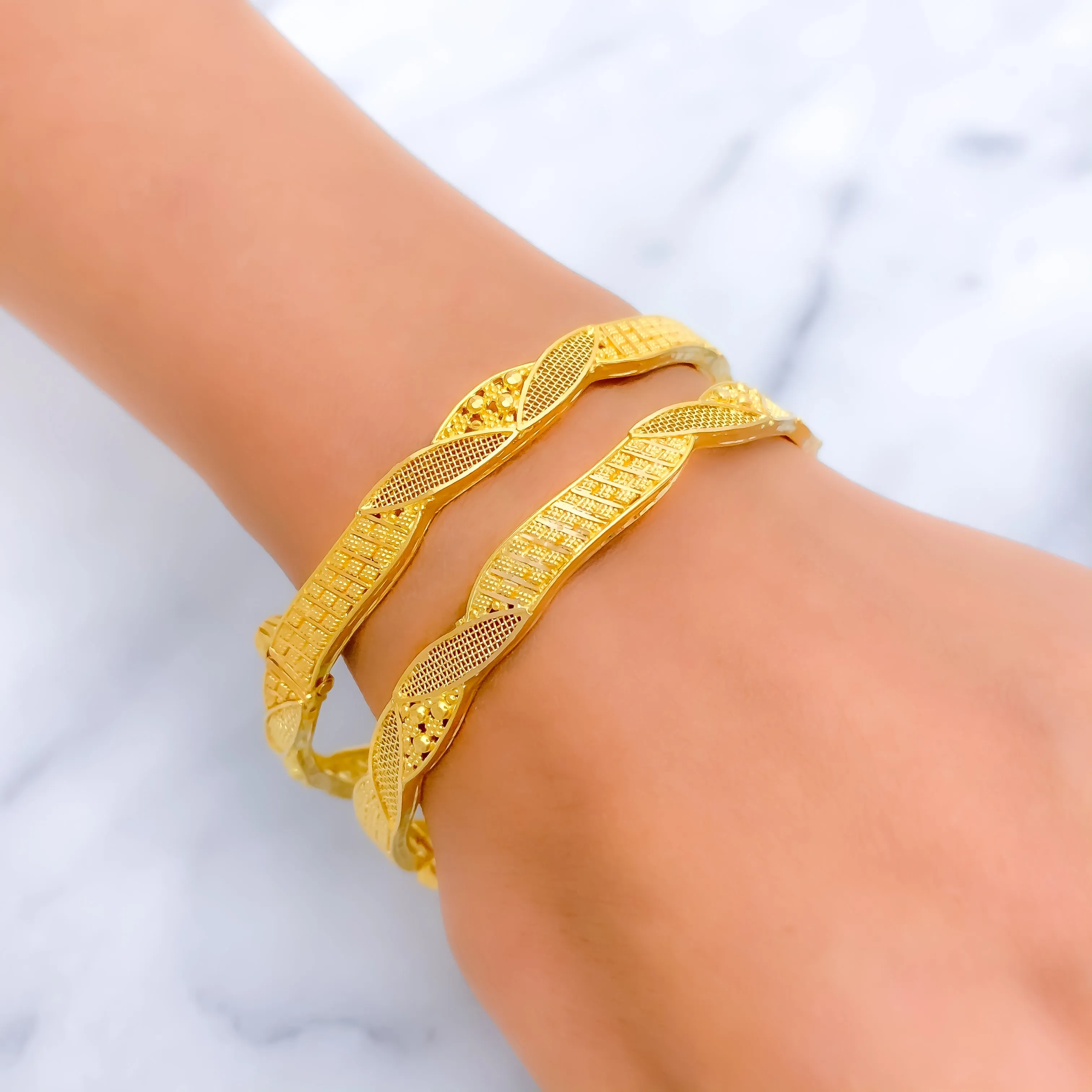 Attractive Netted Leaf 22k Gold Bangles