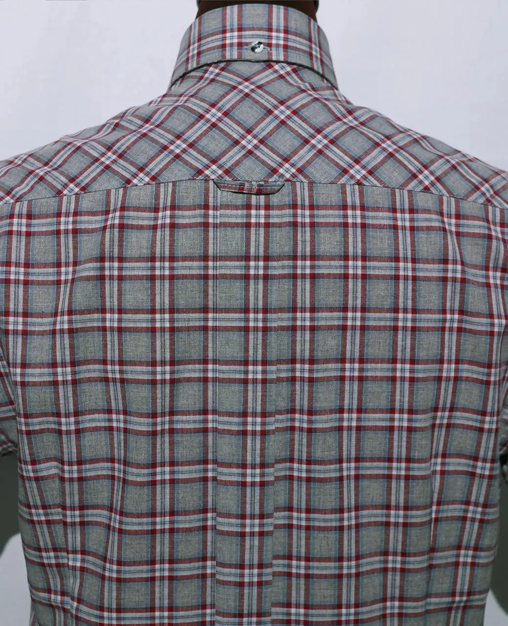 Men's Short Sleeve Grey And Red Plaid Shirt Size M