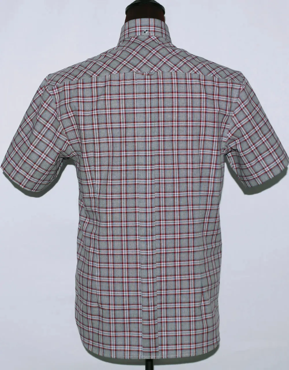 Men's Short Sleeve Grey And Red Plaid Shirt Size M