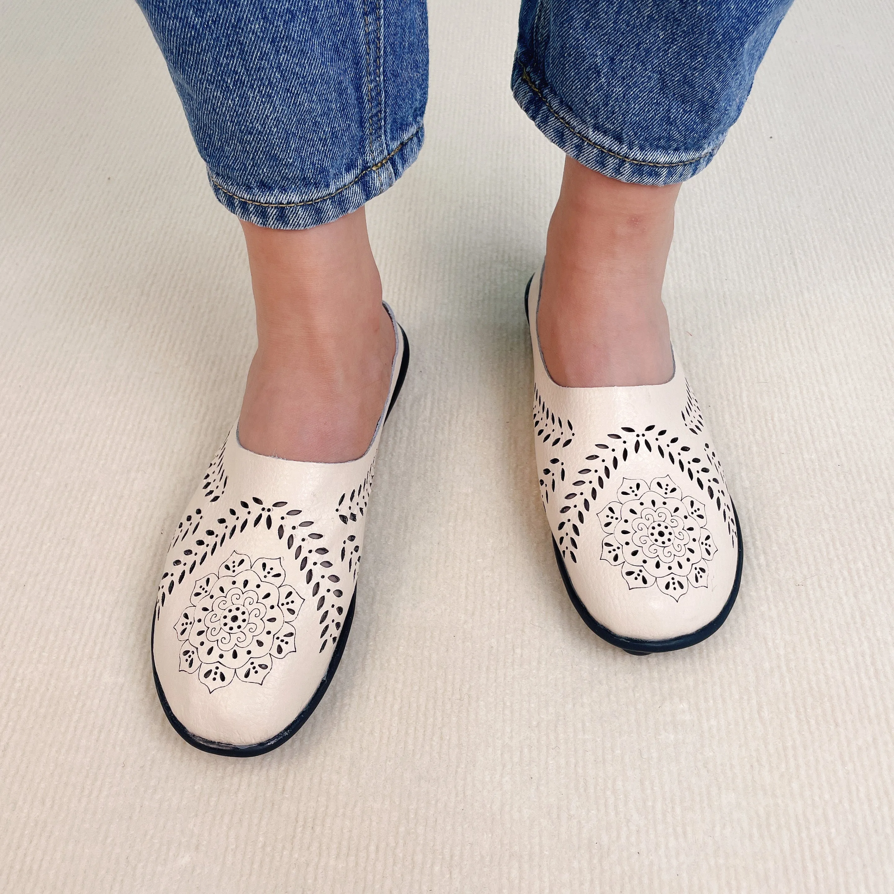 Regina Casual All-Match Hollow Slippers | Women's Flats