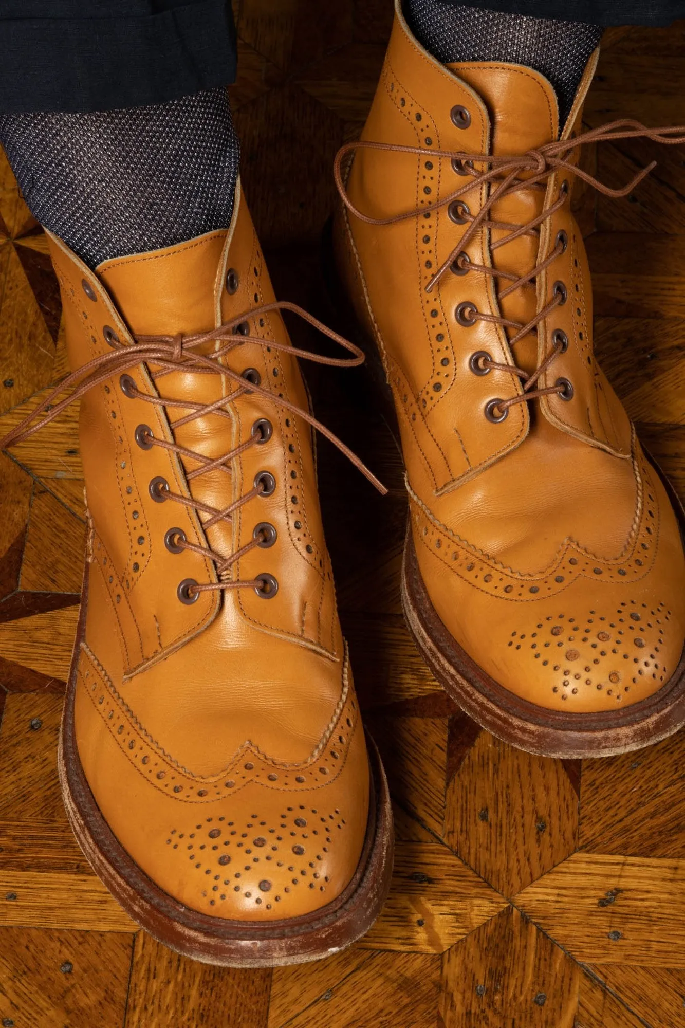 Round Dark Cognac Waxed Cotton Bootlaces